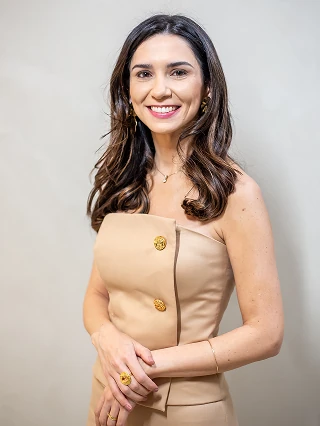 Foto de apresentação Doutora Paula Brigagão Alcântara